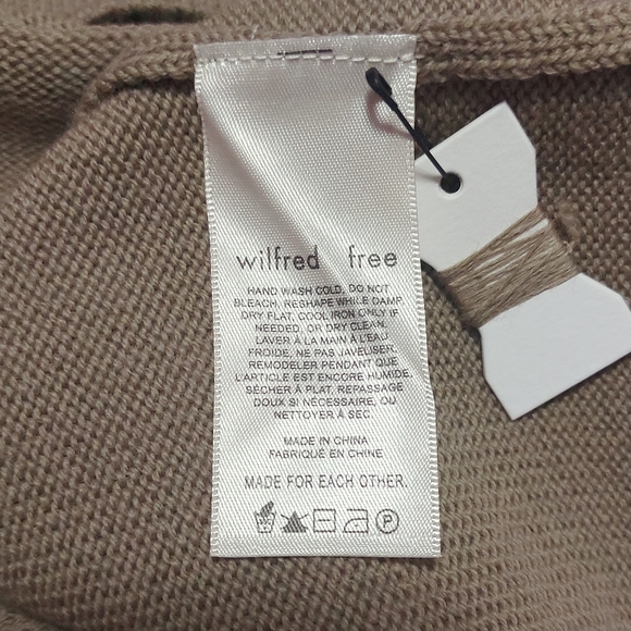 NWT wilfred treasures turtleneck - Picture 5 of 7